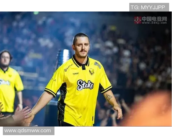 CS冬季大型锦标赛小蜜蜂战队apEX指挥果断拿下赛点